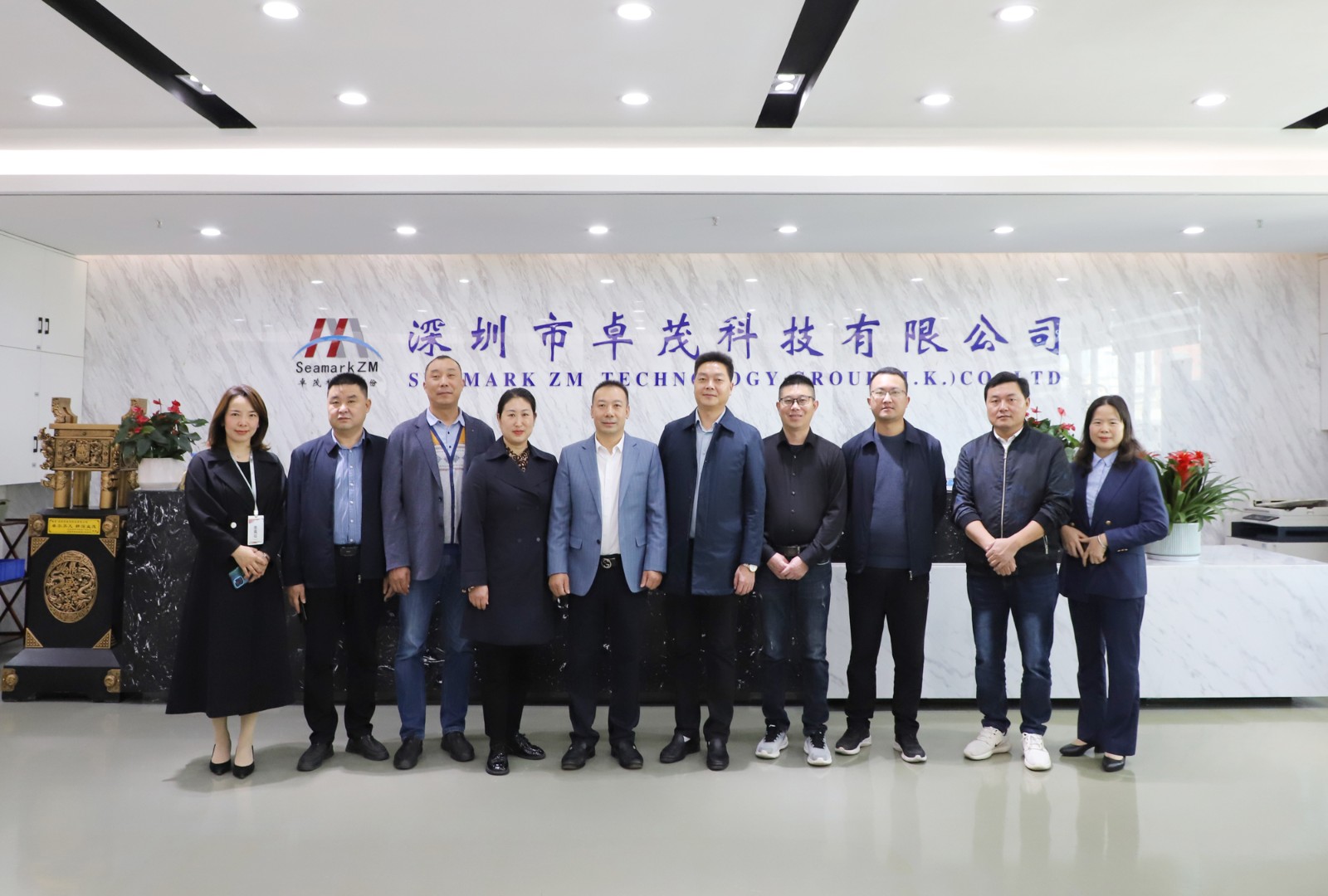 聞總與湖北省?？悼h政府副縣長龔夫一行合影.jpg
